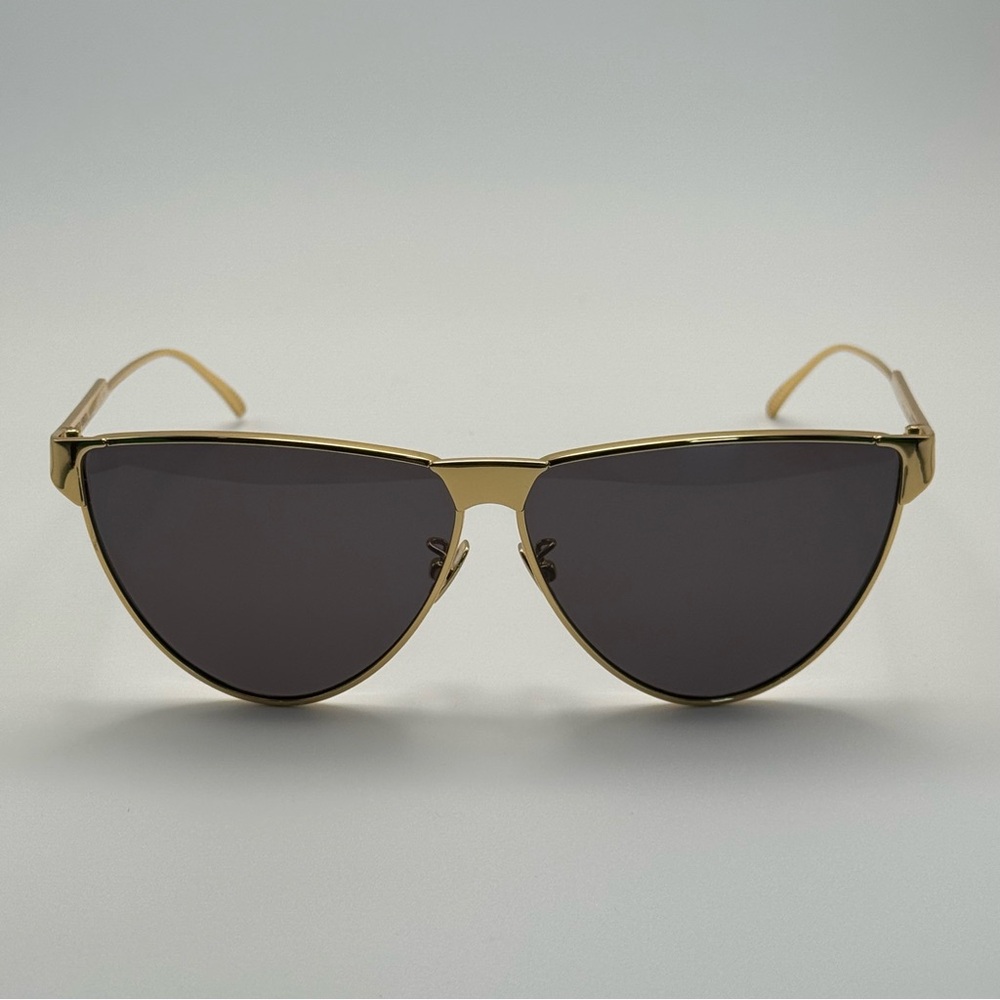 BOTTEGA VENETA cat-eye Women’s Sunglasses BV1070S 001